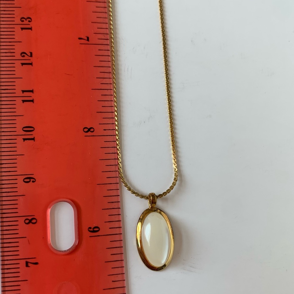 Vintage 12K GF Oval Mother of Pearl Necklace, NWOT, 17 Inches Long - Picture 4 of 12